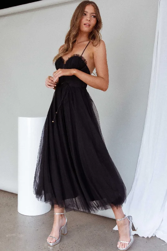 Smitten Sweetheart Neckline Chiffon Midi Dress Black