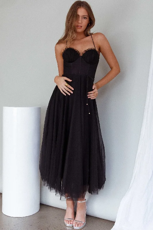 Smitten Sweetheart Neckline Chiffon Midi Dress Black