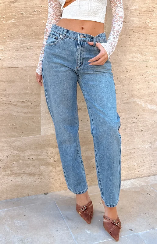 Coupon AvailableAbrand Scout 95 Mid Straight Crop Blue Jeans