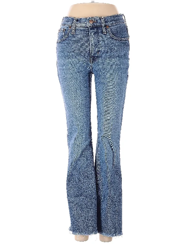 Great SavingsLow-Rise Bootleg Jeans in Light Wash