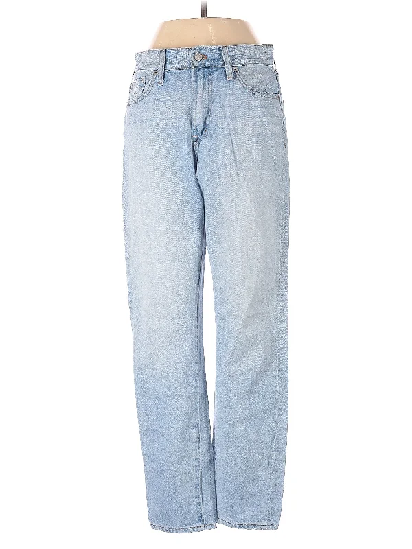 Blue Light SpecialMid-Rise Boyjeans Jeans in Light Wash