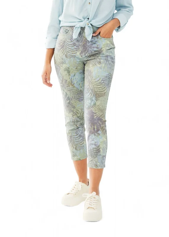 Black Friday SalePull-On Slim Crop Denim Pant In Tropical Camo