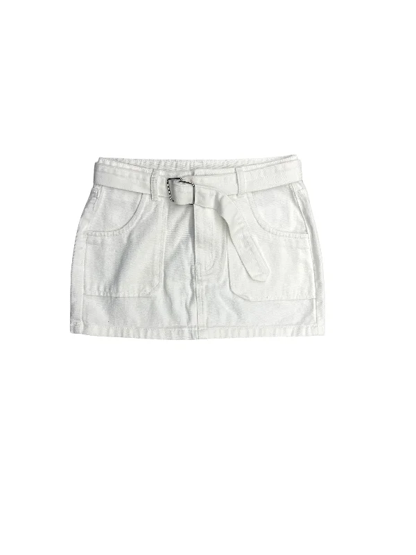 Weekly DealsWhite Skirt Mini & Short Shein, Size M